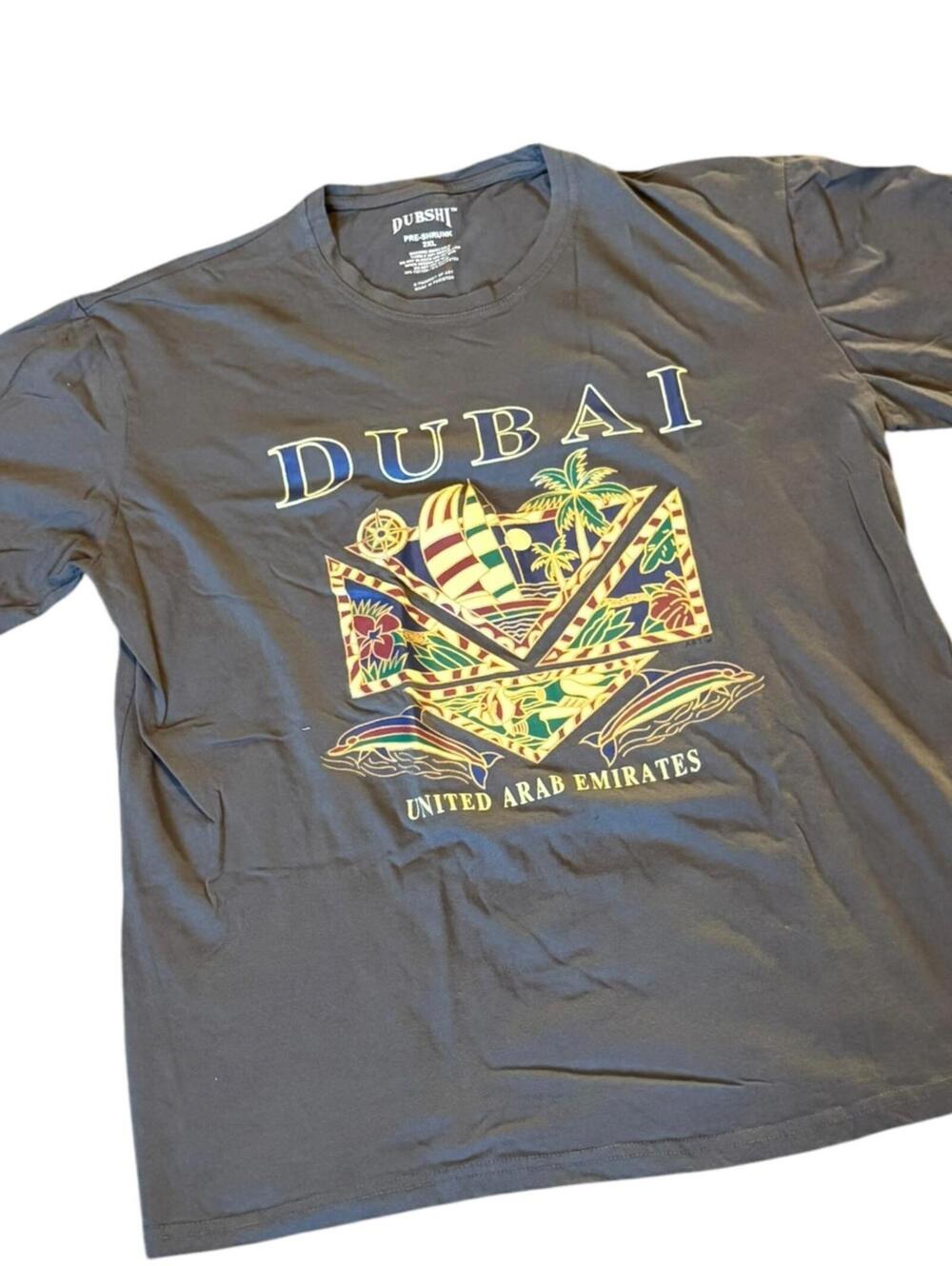 Dubai UAE Graphic Tee DUBSHI 2XL Dark Gray Tourist Souvenir T-Shirt